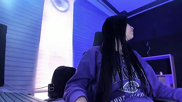 TifanyWhite  online show from 02.23.25
