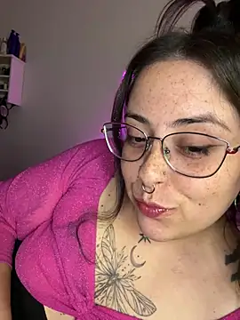 Snapshot of Mizztikaa chatting on 03.13.25 Mizztikaa online show from 03.13.25