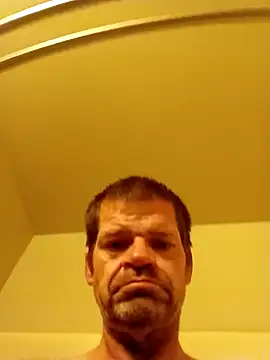 Snapshot of swervenherb chatting on 10.31.25 swervenherb online show from 10.31.25