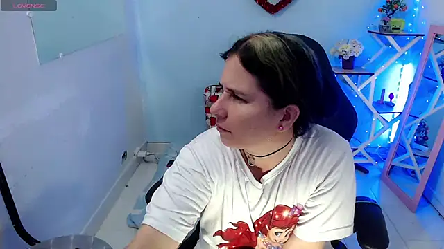 Snapshot of victoria_jones chatting on 01.19.26 victoria jones online show from 01.19.26