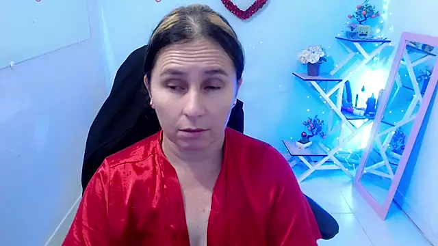 Snapshot of victoria_jones chatting on 02.13.26 victoria jones online show from 02.13.26