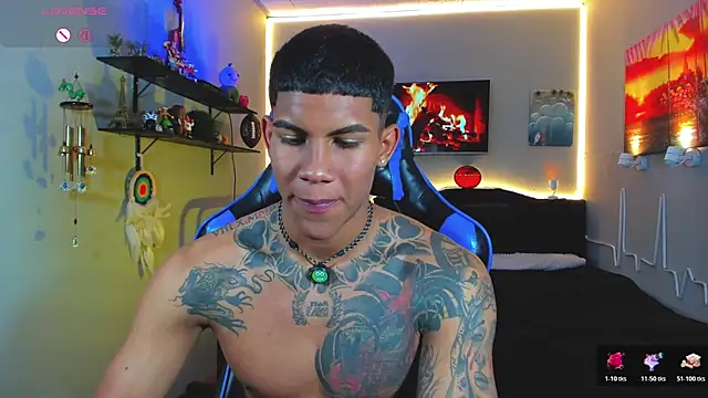 Snapshot of Damian_latinxxx chatting on 06.22.26 Damian latinxxx online show from 06.22.26