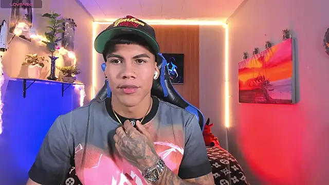 Snapshot of Damian_latinxxx chatting on 08.02.26 Damian latinxxx online show from 08.02.26