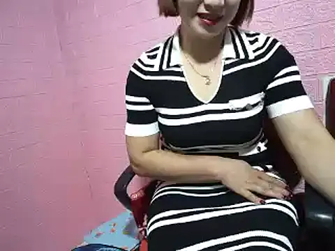 Snapshot of Mama-BigPussy chatting on 12.13.24 Mama-BigPussy online show from 12.13.24