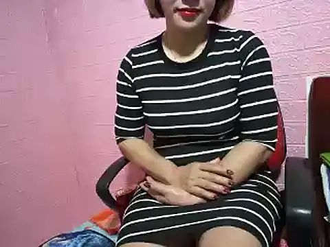 Snapshot of Mama-BigPussy chatting on 12.14.24 Mama-BigPussy online show from 12.14.24