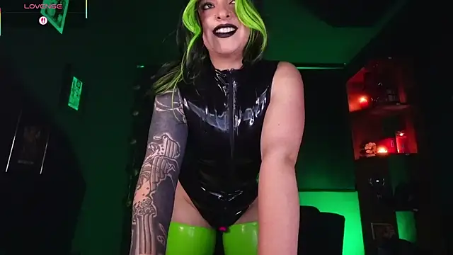 YourMissAlice online show from 11.09.25