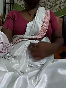 Snapshot of Tamil--Rani chatting on 02.08.25 Tamil--Rani online show from 02.08.25