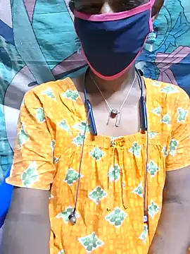 Snapshot of Tamil--Rani chatting on 10.31.25 Tamil--Rani online show from 10.31.25