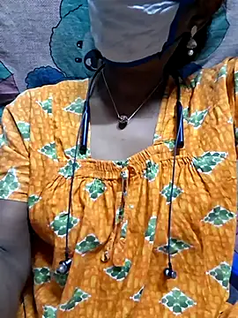 Snapshot of Tamil--Rani chatting on 11.11.25 Tamil--Rani online show from 11.11.25