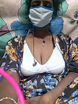 Snapshot of Tamil--Rani chatting on 11.16.25 Tamil--Rani online show from 11.16.25