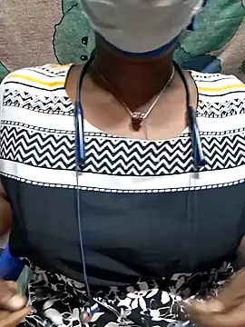 Snapshot of Tamil--Rani chatting on 11.19.25 Tamil--Rani online show from 11.19.25