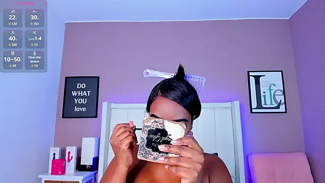 Britanymooree online show from 09.12.25