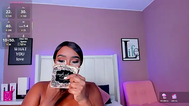 Britanymooree online show from 10.18.25