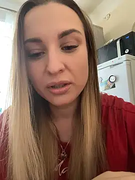 Snapshot of OlgaBuzzz chatting on 02.06.25 OlgaBuzzz online show from 02.06.25