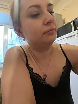 Snapshot of OlgaBuzzz chatting on 02.13.25 OlgaBuzzz online show from 02.13.25