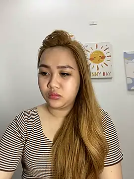 Snapshot of Odette68 chatting on 02.14.26 Odette68 online show from 02.14.26