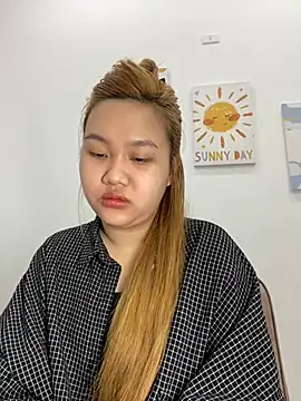 Snapshot of Odette68 chatting on 02.25.26 Odette68 online show from 02.25.26