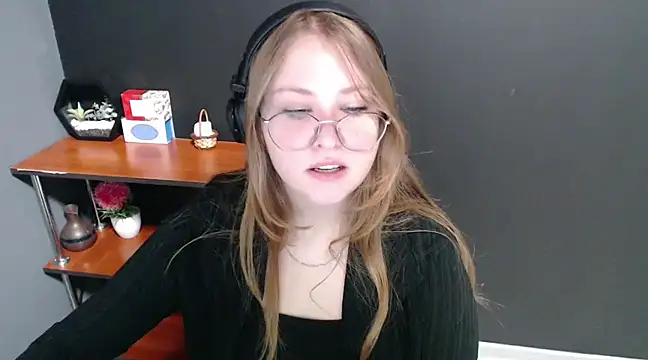 lady minx online show from 01.21.25