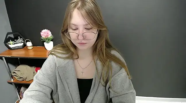 lady minx online show from 02.18.25