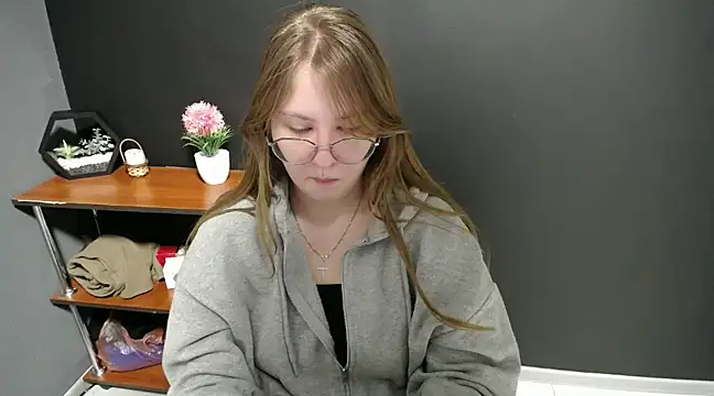 lady minx online show from 02.18.25