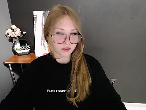 lady minx online show from 10.13.25