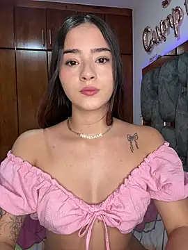 Snapshot of Veronica_isaza__ chatting on 05.14.26 Veronica isaza online show from 05.14.26