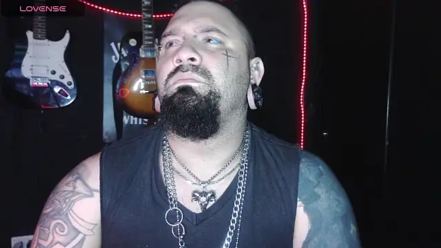 darkclothes online show from 12.02.25