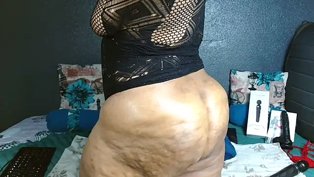 ThickAss90 online show from 05.17.26