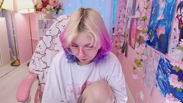 Coconut Mia online show from 11.20.25