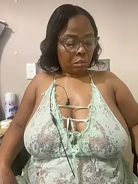 Nomthie online show from 03.04.26