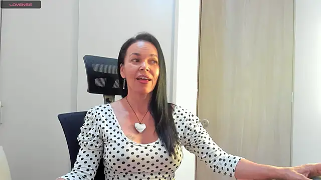 Evawalker  online show from 09.11.25