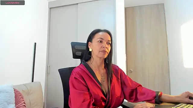 Evawalker  online show from 09.12.25