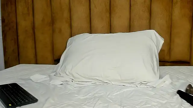 Snapshot of Daphne81_ chatting on 01.05.25 Daphne81  online show from 01.05.25