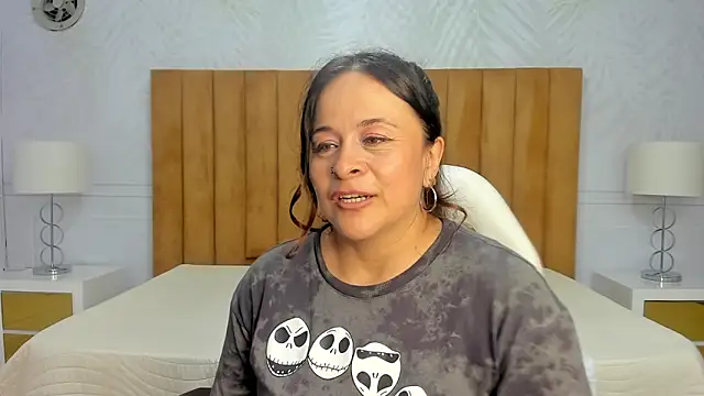 Snapshot of Daphne81_ chatting on 01.29.25 Daphne81  online show from 01.29.25