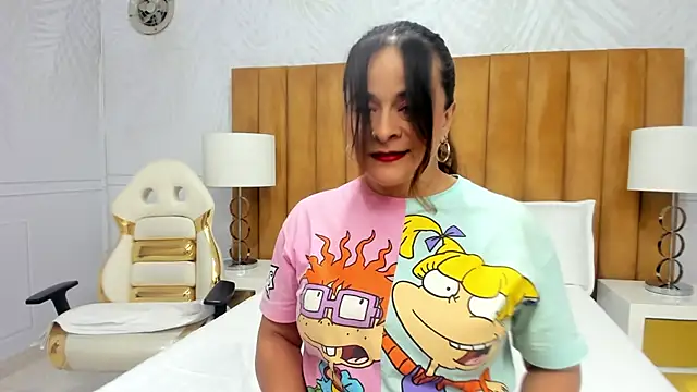 Snapshot of Daphne81_ chatting on 02.05.25 Daphne81  online show from 02.05.25