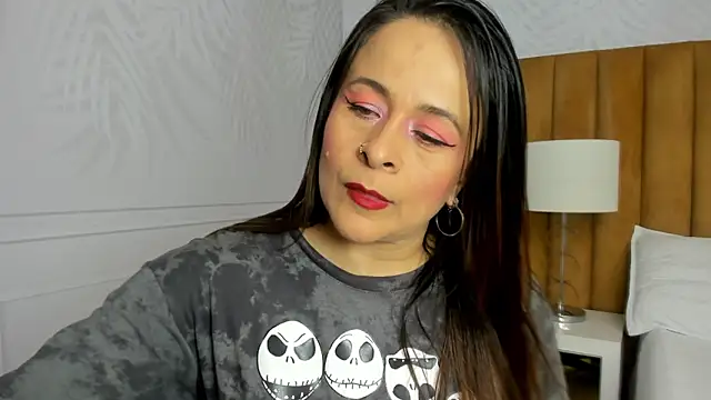 Snapshot of Daphne81_ chatting on 02.21.25 Daphne81  online show from 02.21.25