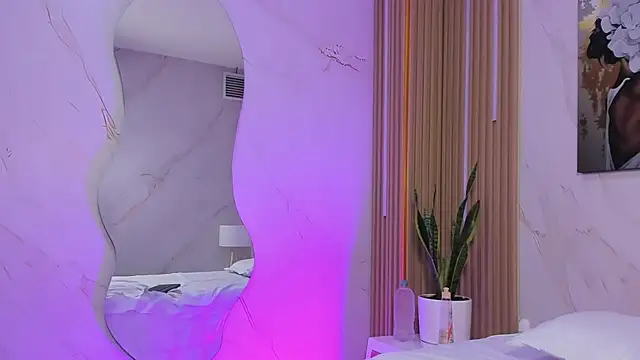 Snapshot of Daphne81_ chatting on 09.27.25 Daphne81  online show from 09.27.25