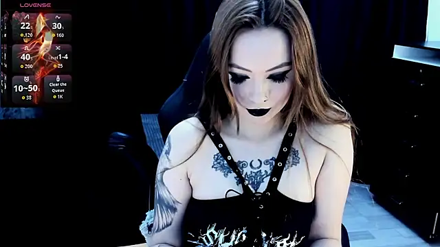 Snapshot of nasty_katty_ chatting on 12.15.25 nasty katty online show from 12.15.25