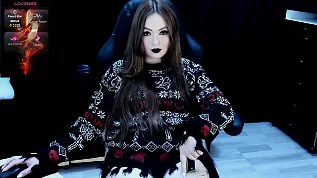 Snapshot of nasty_katty_ chatting on 12.16.25 nasty katty online show from 12.16.25