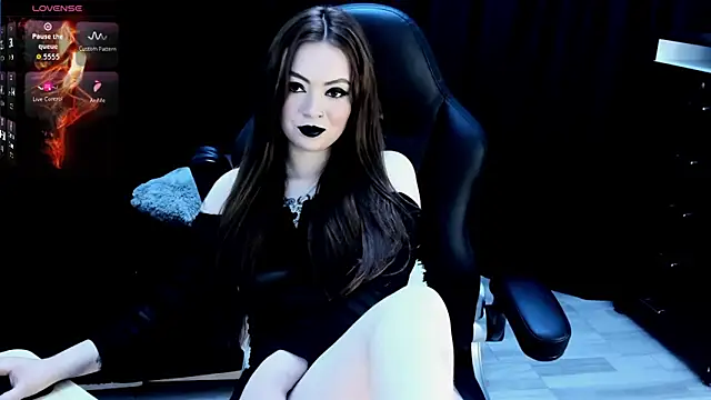 Snapshot of nasty_katty_ chatting on 01.06.26 nasty katty online show from 01.06.26