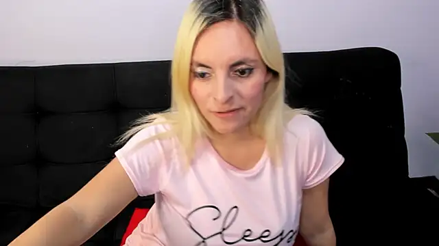 Snapshot of Kathia_Brooks_ chatting on 01.07.25 Kathia Brooks online show from 01.07.25