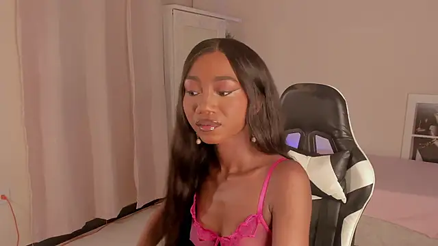 SavannahWildee online show from 12.08.24