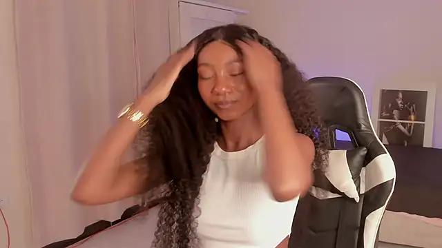 SavannahWildee online show from 12.21.24