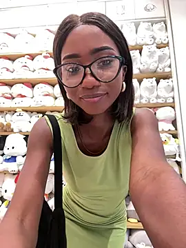 SavannahWildee online show from 02.06.25