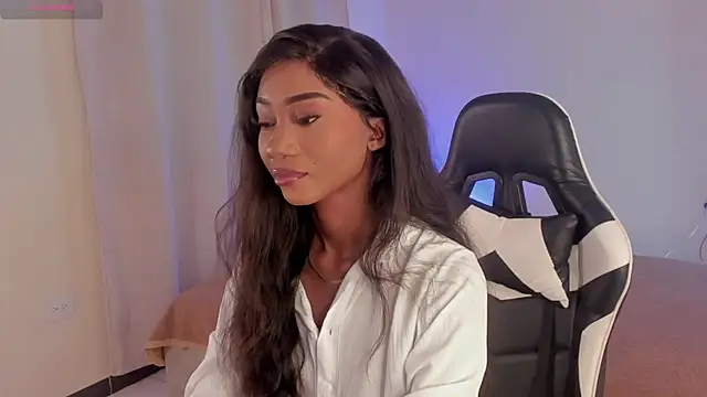 SavannahWildee online show from 02.08.25