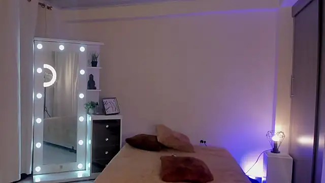 SavannahWildee online show from 03.14.25