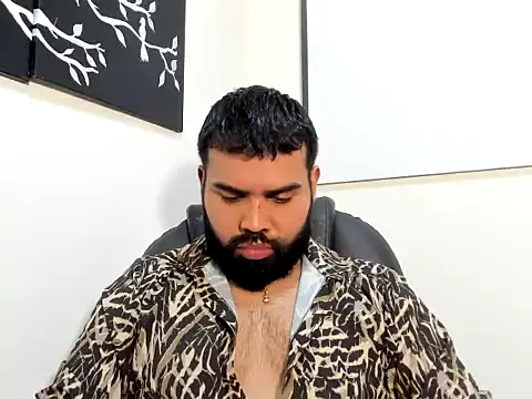 Snapshot of JEAN__TAUREAU chatting on 12.05.25 JEAN TAUREAU online show from 12.05.25