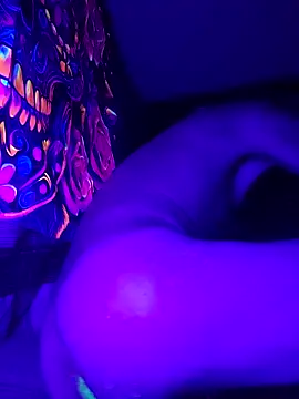 Snapshot of 5g4ever chatting on 11.05.25 5g4ever online show from 11.05.25