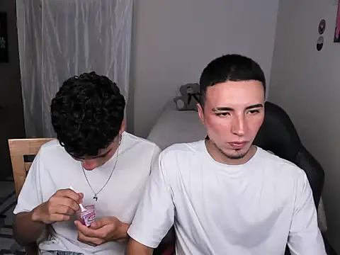 sweet boys xx online show from 03.18.25