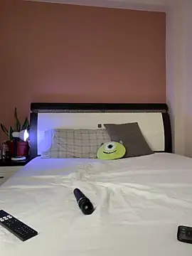 Snapshot of SOFIASWEETSECRETT chatting on 11.27.25 SOFIASWEETSECRETT online show from 11.27.25